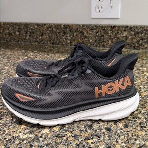 Hoka Black and Orange Running Shoes ladies Clifton, 9 size 9